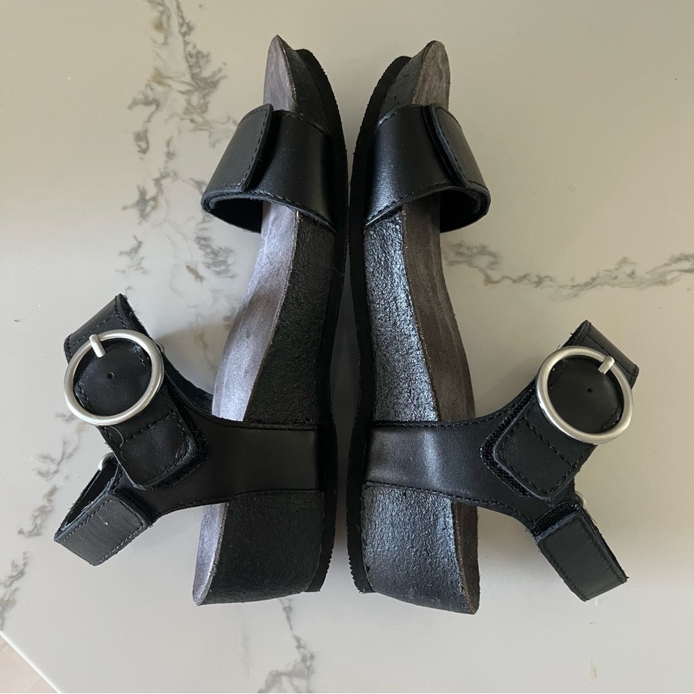 MUNRO Genuine Leather Wedge Sandal Black Size 6 Women’s Comfy Modern NEW NWOT